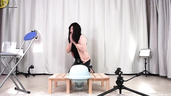 OJHI-642 02 Time Locking Piss Holding 5