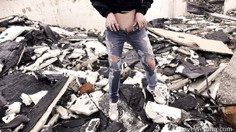 Claudia - In the house ruins