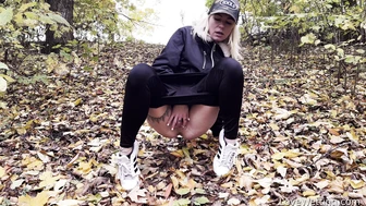 Claudia - Pissing Scene