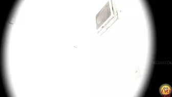 DLEE-512 01 In-house voyeur on the verge of bladder collapse. Pee accumulated during work!