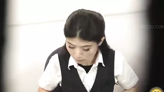 DLEE-512 04 In-house voyeur on the verge of bladder collapse. Pee accumulated during work!