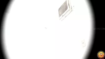 DLEE-512 04 In-house voyeur on the verge of bladder collapse. Pee accumulated during work!