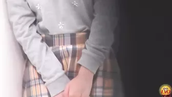 DLEE-307 01 Women lining up to pee in popular public toilet VOL 3