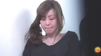 DLEE-307 04 Women lining up to pee in popular public toilet VOL 3