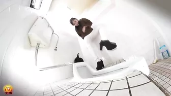 DLEE-151 03 Women caught leaking in pants in public toilet. VOL.2