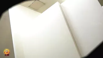 DLEE-472 04 Toilet voyeur: girls barely holding their pee while waiting by the private room door. VOL. 2