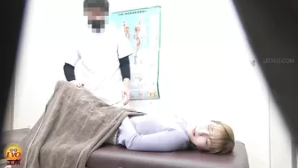 DLEE-508 03 Schoolgirls and OL's drinks mixed with powerful diuretic and that makes them urinate in various places.