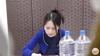 DLSL-308 06 Hidden footage at the water samples tasting. Mixed diuretics makes girls wet themselves and then pee while holding the toilet door with a broken lock