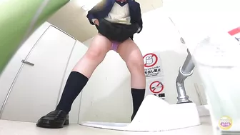 DLSL-510 01 Female college and school students holding their pee to the limit during test and then rushing to the toilet after to release powerful stream. VOL. 2