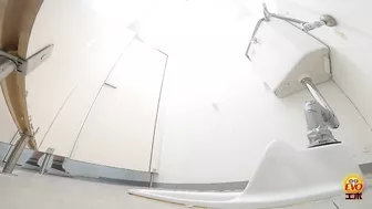 DLEE-569 03 Hidden toilet camera: pee just in time after school girls career consultation