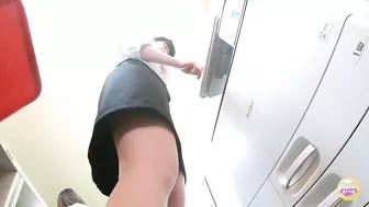 DLSL-522 01 Group of office ladies enduring urge to piss during the meeting and fighting for the turn to pee in the toilet