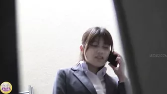 DLSL-527 04 Wet trouble in a car with a harsh boss. Women pissing on the highway in a business car