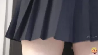 DLEE-609 04 Schoolgirls bladder failures in front of the toilet door