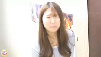 DLSL-561 04 Women dash to pee after watching a movie, but there is a line to the toilet.