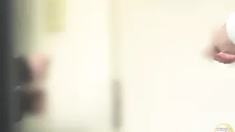 DLSL-561 06 Women dash to pee after watching a movie, but there is a line to the toilet.