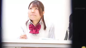 DLEE-664 02 She wet herself a little bit and ran to the toilet. Schoolgirl's embarrassing peeing situations at school