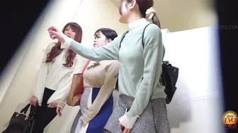 DLEE-684 06 Hidden shooting: women waiting for a long time at the toilet door before peeing