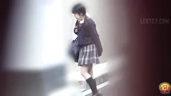 DLEE-220 01 Beautiful urinary trajectory of a female school students! Outdoor and toilet peeping