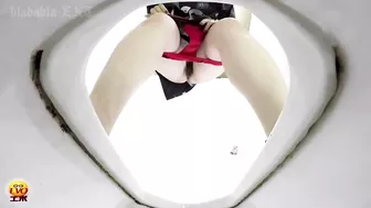 DLEE-182 01 Girls wearing yukata and peeing on toilet during summer festival