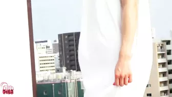 DLFF-227 01 Dynamic pee streams flying under the blue sky