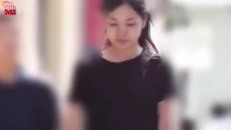 DLFF-247 03 Superb peeing view Women on toilet spreading legs in M position VOL 2