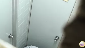 DLSL-111 03 Office ladies wetting panic on company’s veranda Pissing emergency VOL 2