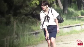 DLFF-054 04 Double view outdoor peeing voyeur. Girls urinating in standing position!