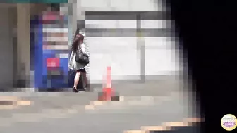 DLSL-078 04 Peeing housewives. Outdoor urination of married women