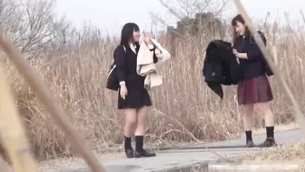 DLSL-035 03 School girls fooling around and peeing together. (Uncensored)