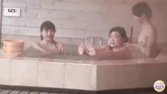 DLSL-074 04 Students having fun and pissing during school trip in onsen. VOL. 1