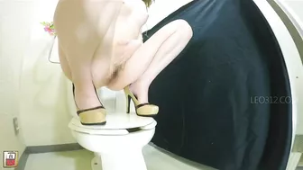 DLJG-423 06 Shameful pee endurance. Naked girls urinating on high heels with wide opened legs