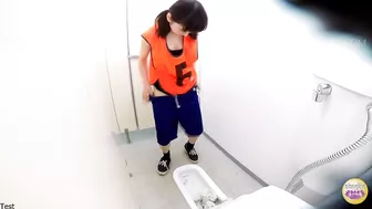 DLSL-332 01 Peeing pleasures in the toilet of women?s athlete club! Hard piss streams released with great power and momentum