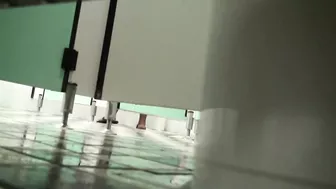 Pee in Public toilet in Spain (!Noise Sound!)