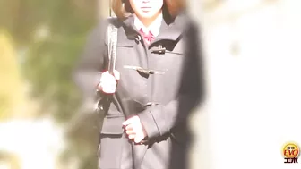 DLEE-366 02 Public toilet peeping - beautiful urinary axis of a school girl with tremendous momentum