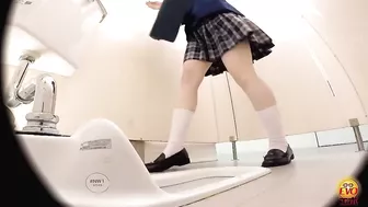 DLEE-366 03 Public toilet peeping - beautiful urinary axis of a school girl with tremendous momentum