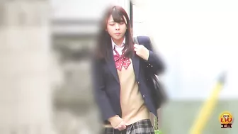 DLEE-366 06 Public toilet peeping - beautiful urinary axis of a school girl with tremendous momentum