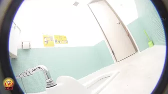 DLEE-399 02 Observing a sense of liberation at the girls school toilet! The youth pee stories
